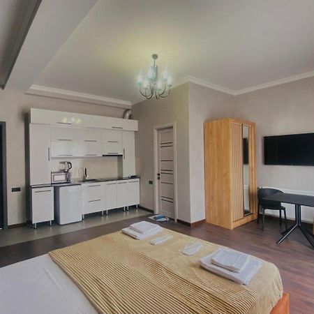 Hotel Garden Tbilisi ภายนอก รูปภาพ