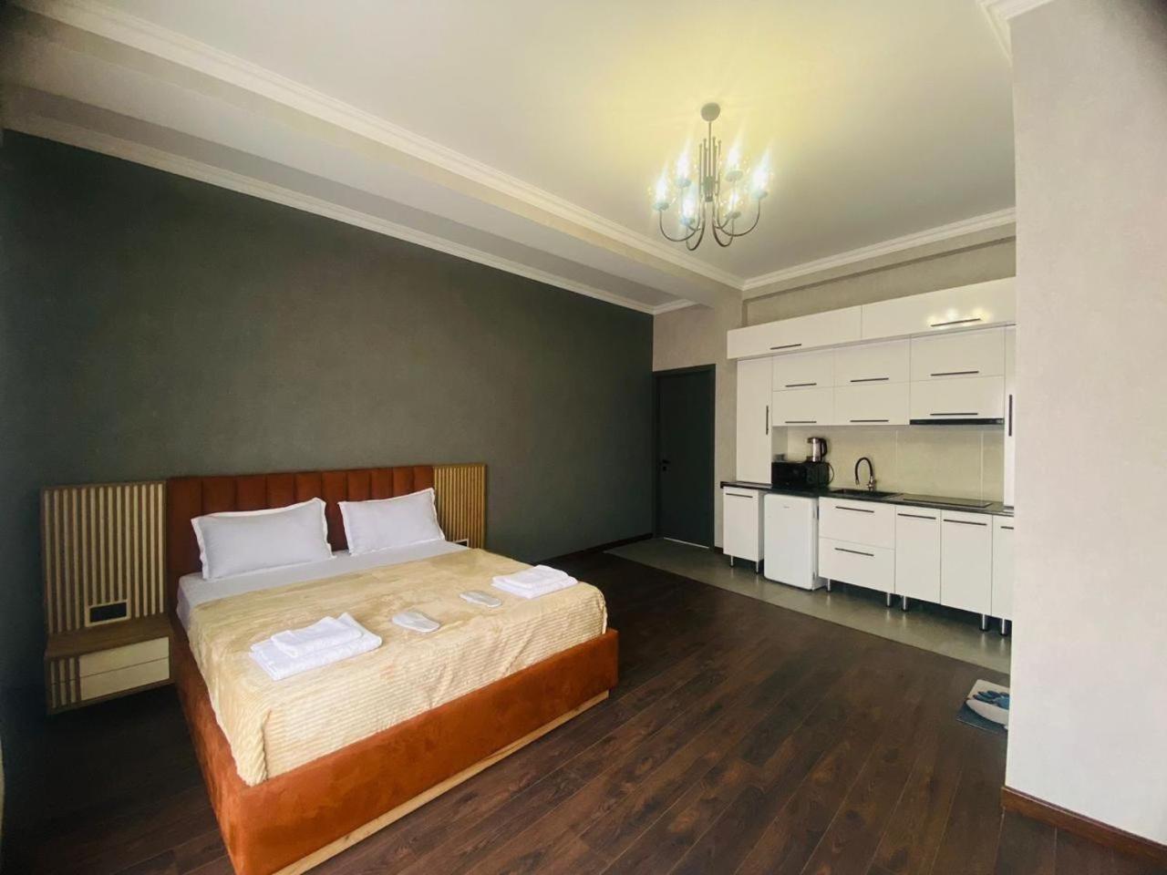 Hotel Garden Tbilisi ภายนอก รูปภาพ