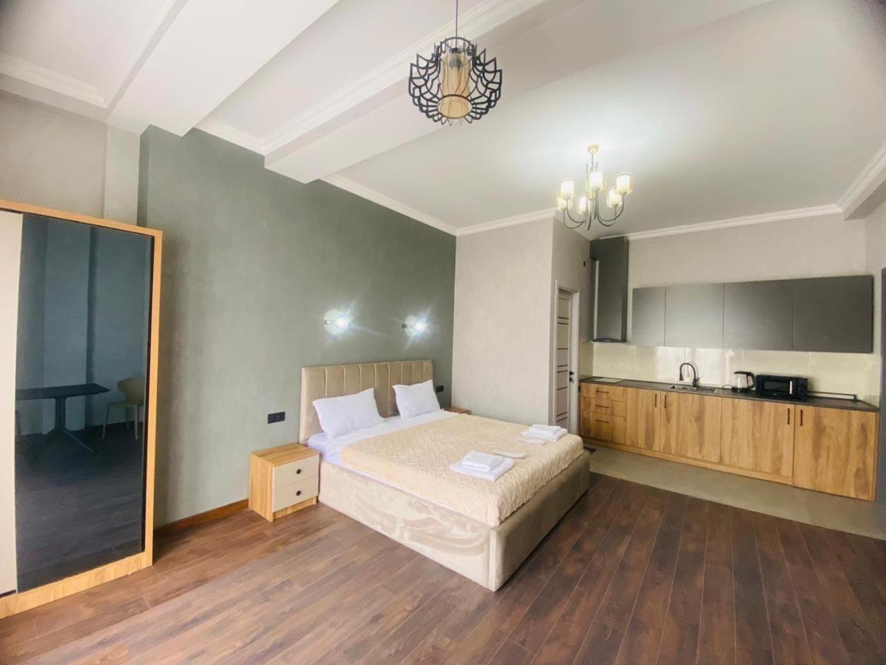 Hotel Garden Tbilisi ภายนอก รูปภาพ