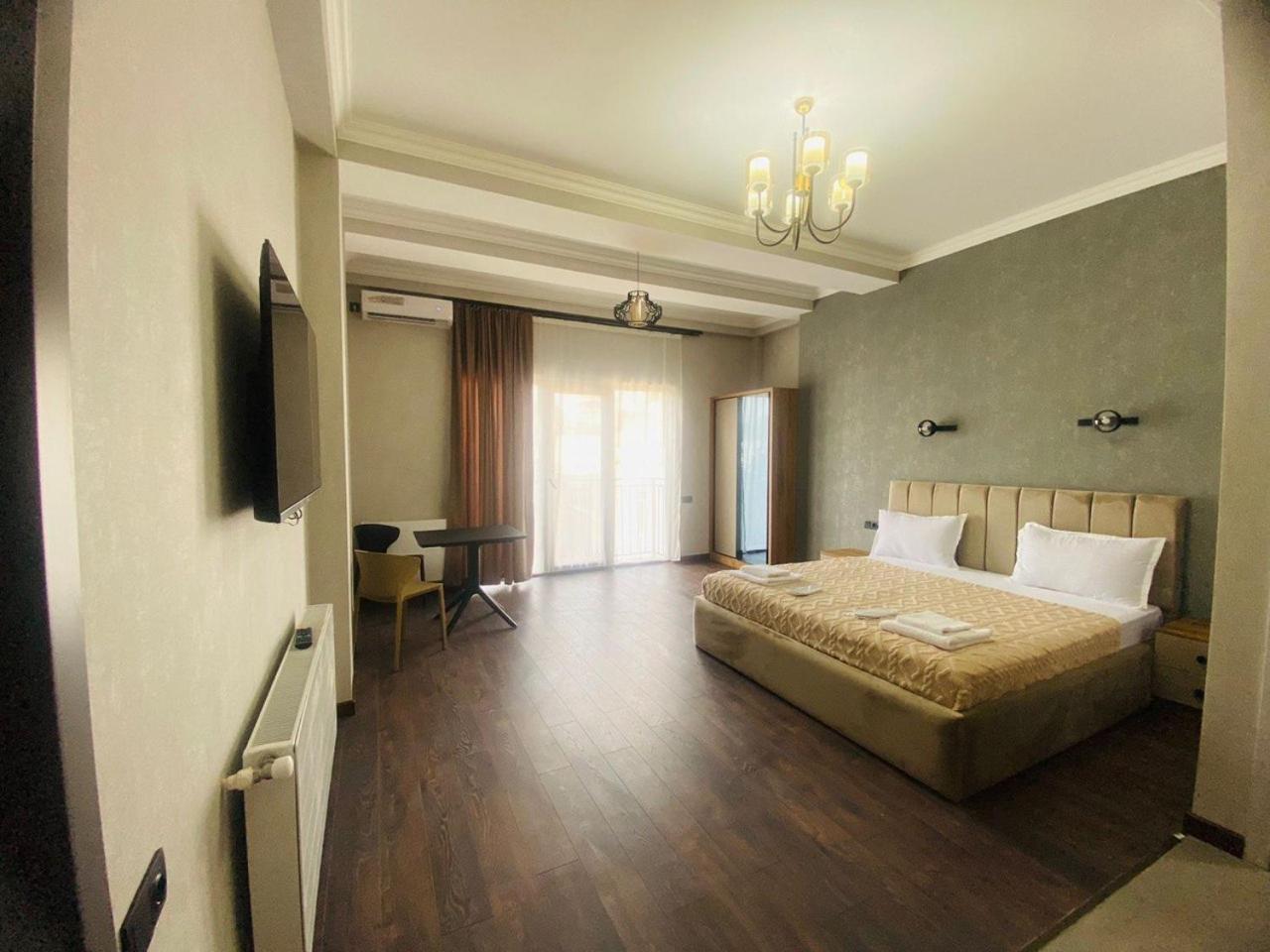 Hotel Garden Tbilisi ภายนอก รูปภาพ