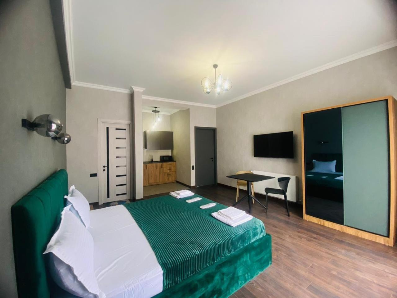 Hotel Garden Tbilisi ภายนอก รูปภาพ