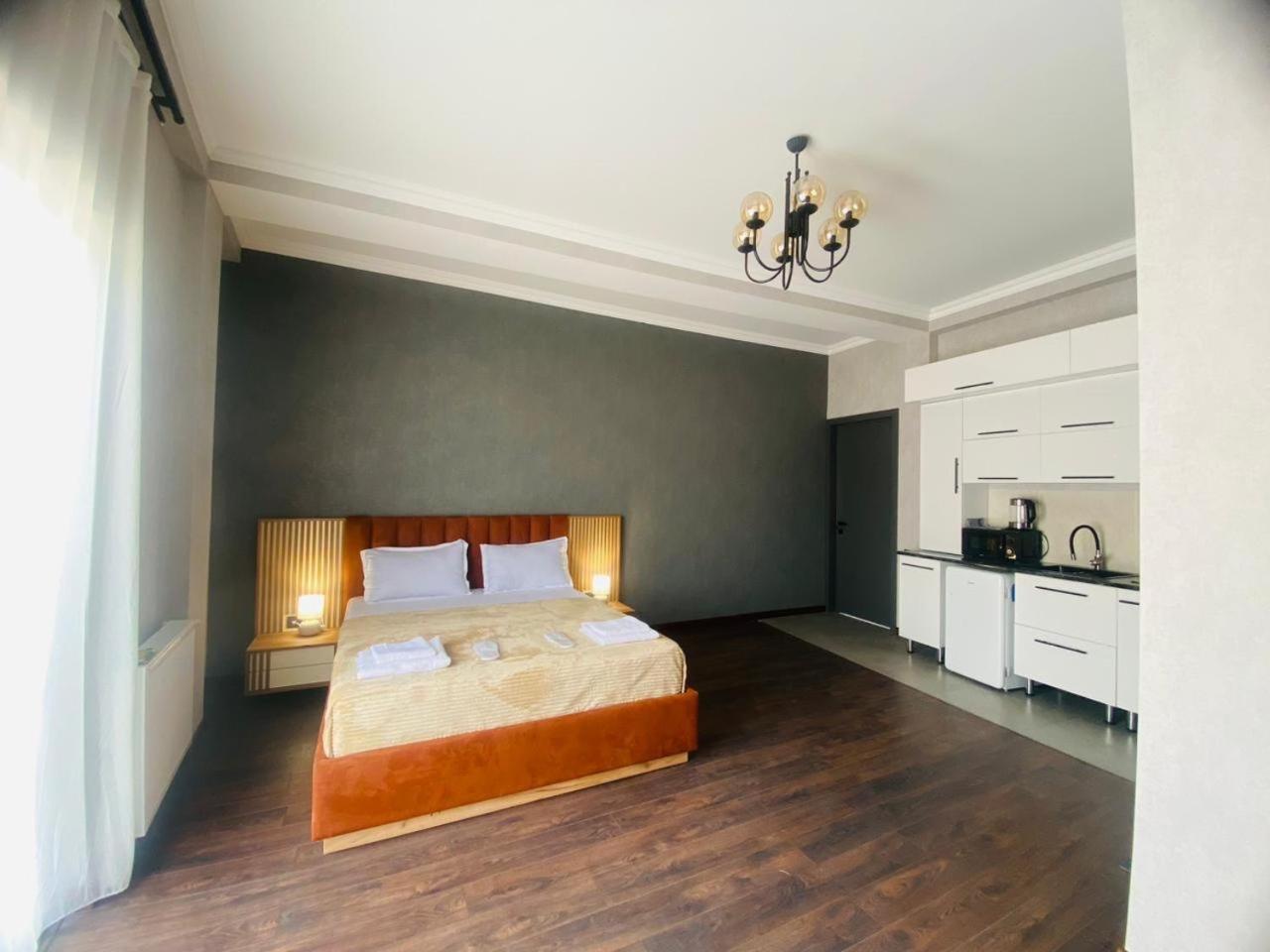 Hotel Garden Tbilisi ภายนอก รูปภาพ