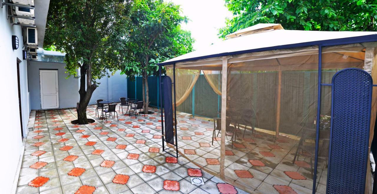 Hotel Garden Tbilisi ภายนอก รูปภาพ