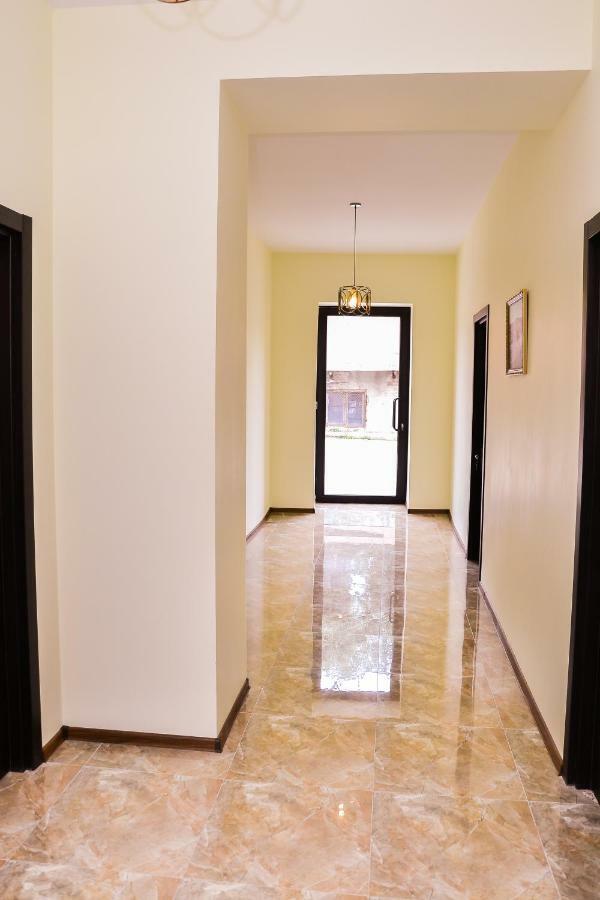 Hotel Garden Tbilisi ภายนอก รูปภาพ