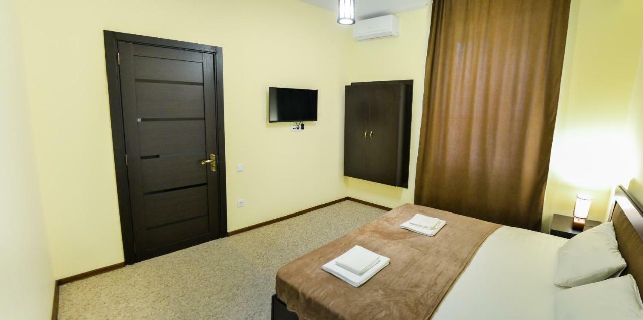 Hotel Garden Tbilisi ภายนอก รูปภาพ