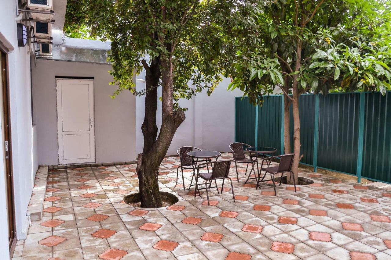 Hotel Garden Tbilisi ภายนอก รูปภาพ