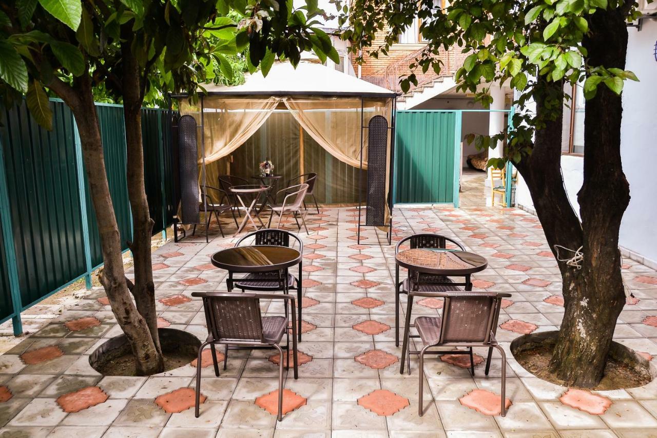Hotel Garden Tbilisi ภายนอก รูปภาพ