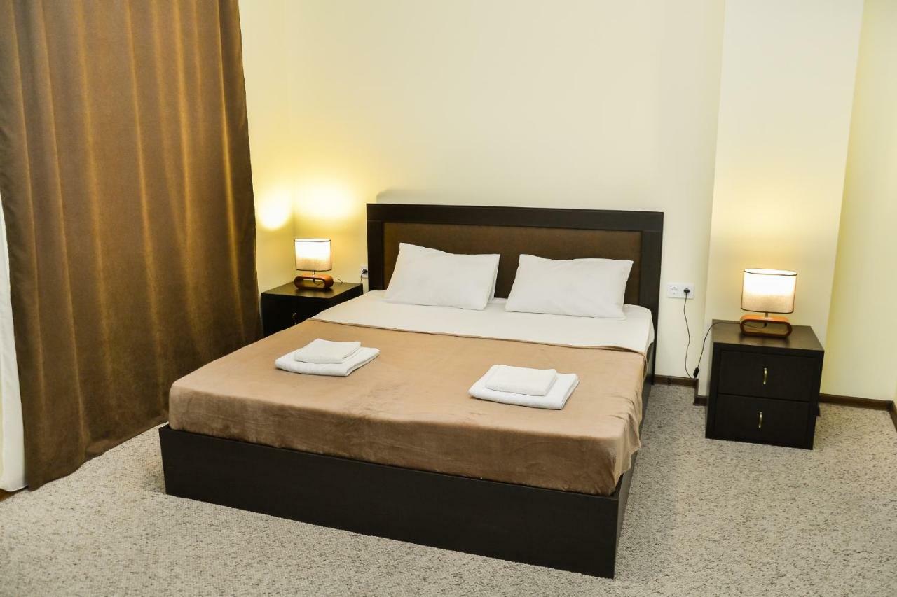 Hotel Garden Tbilisi ภายนอก รูปภาพ