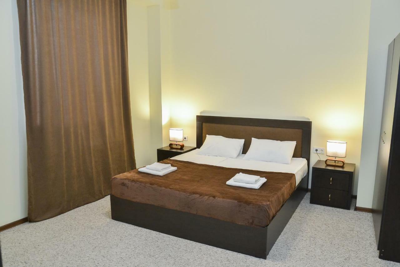 Hotel Garden Tbilisi ภายนอก รูปภาพ