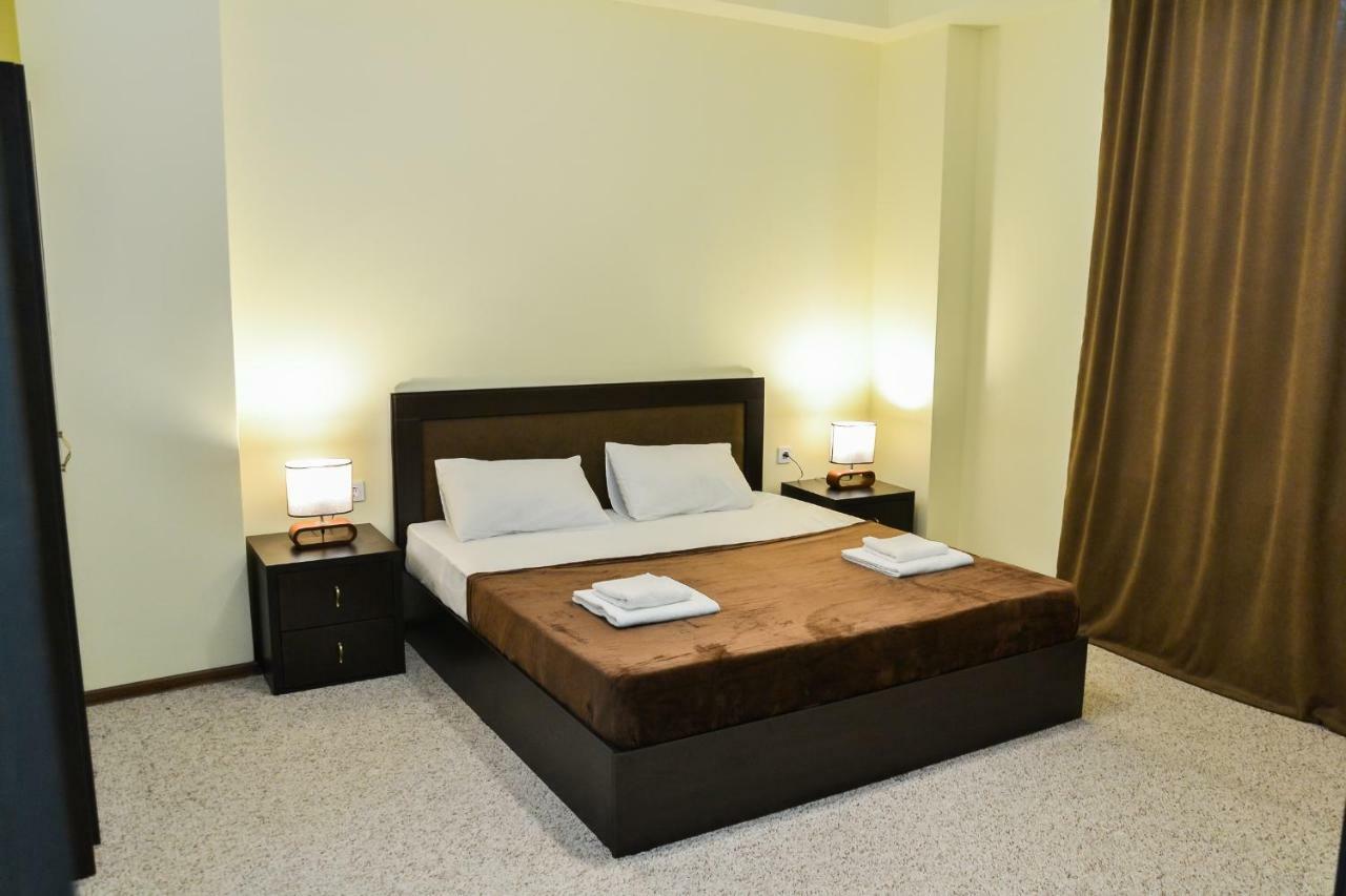 Hotel Garden Tbilisi ภายนอก รูปภาพ